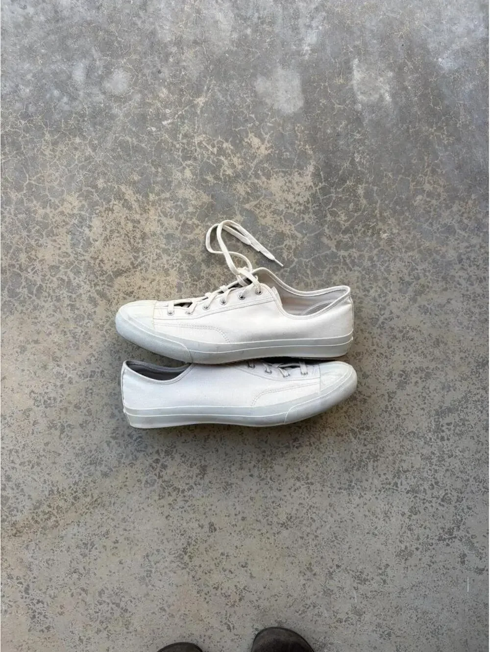 Moonstar Men's White and Cream Trainer
